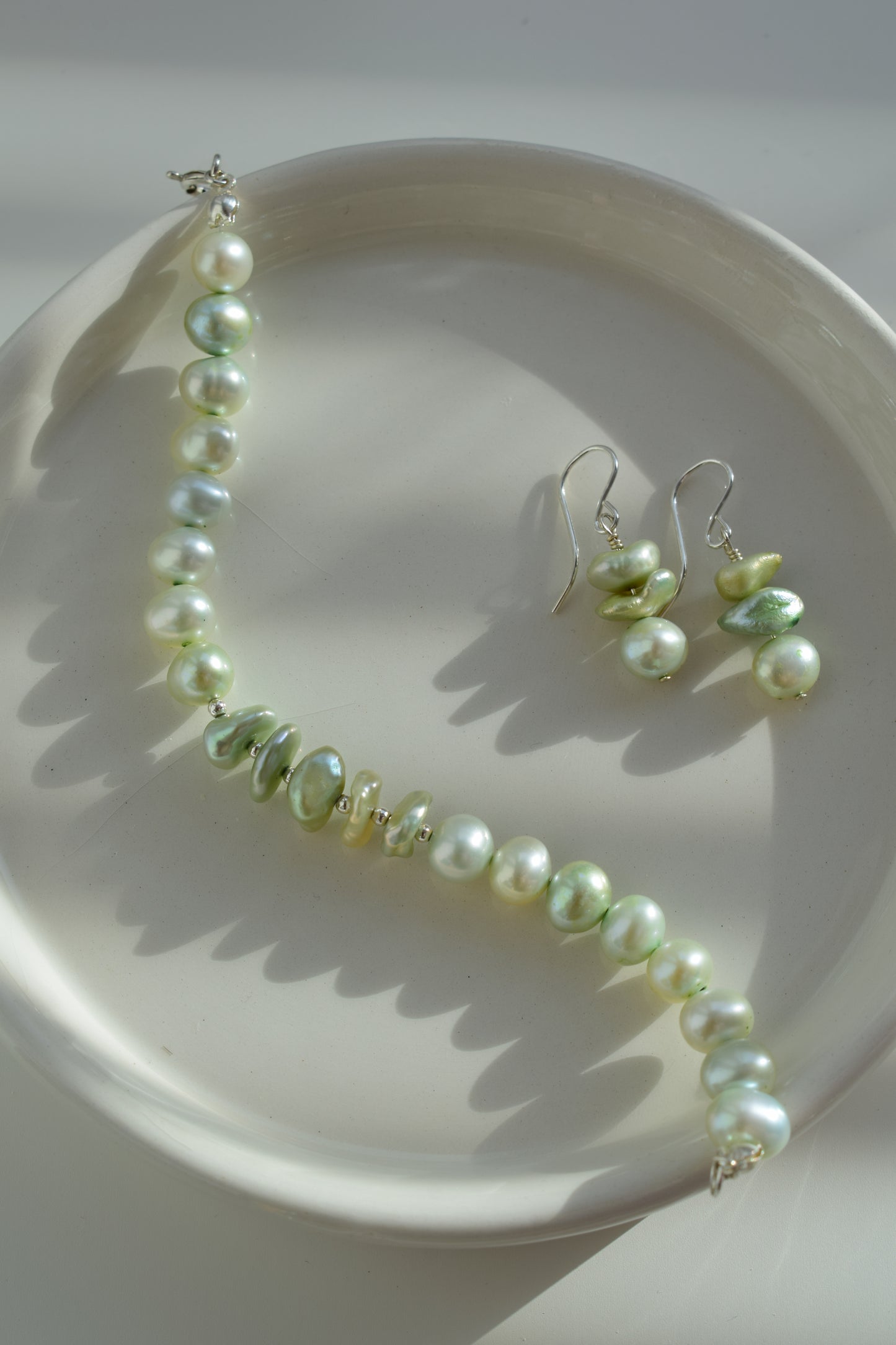 Green Harmony Pearl Earrings