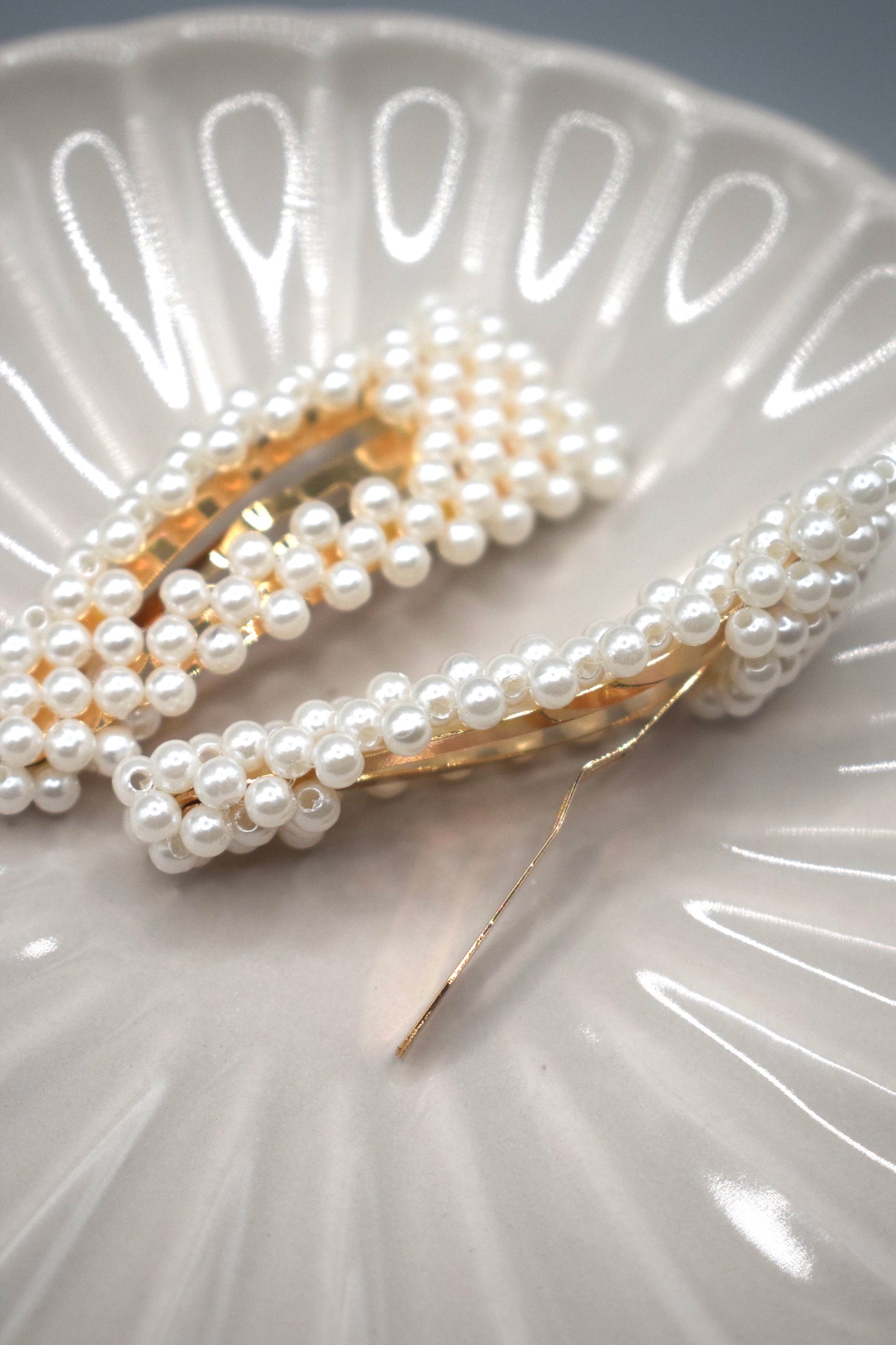 Pearl Triangle Clip