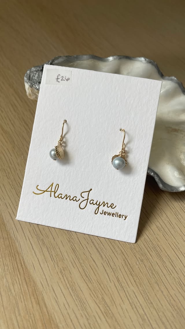 Pearl shell Earrings