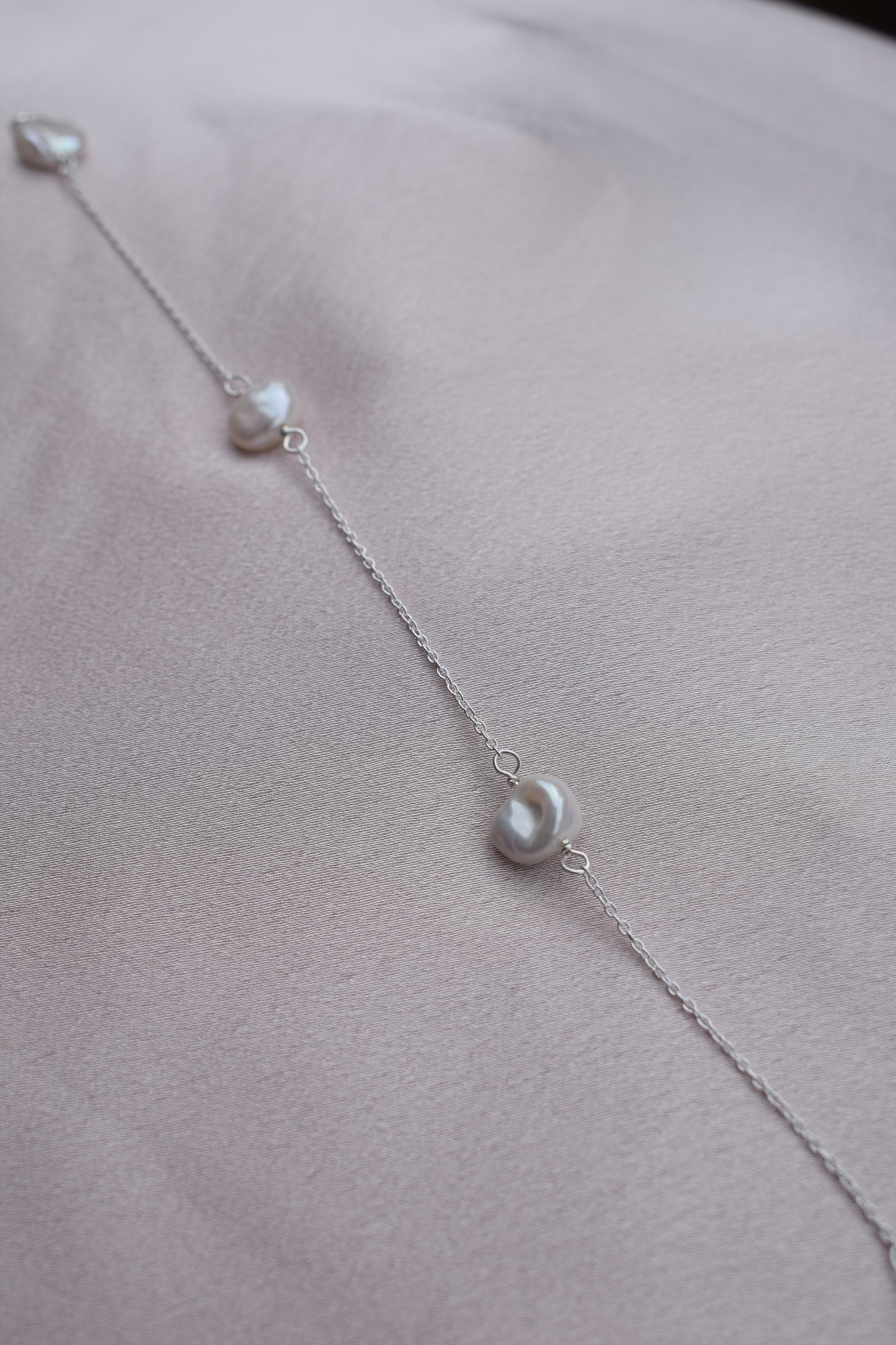 Keshi Pearl Back Chain