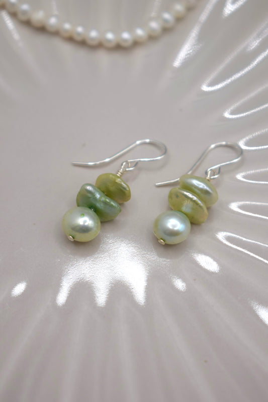 Green Harmony Pearl Earrings