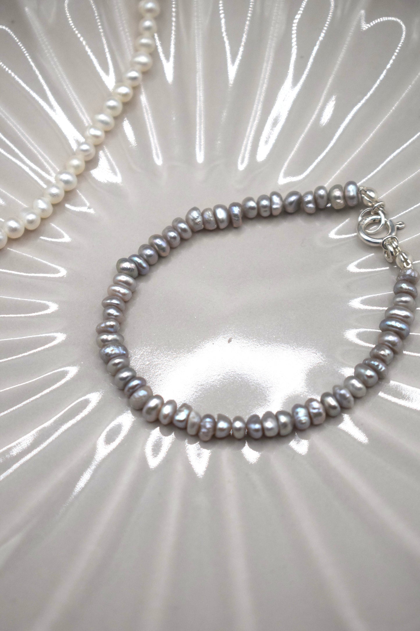 Grey Button Pearl Bracelet