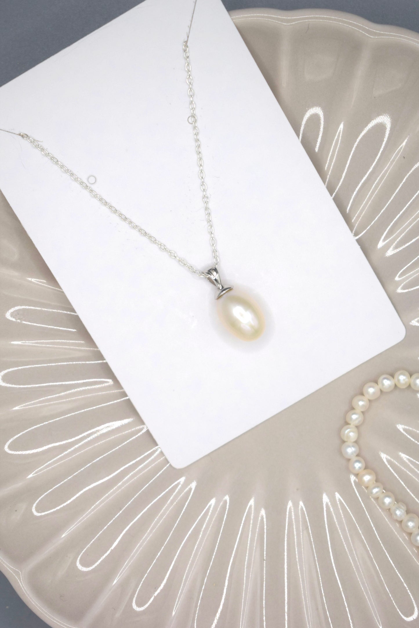 Simple Pearl Necklace