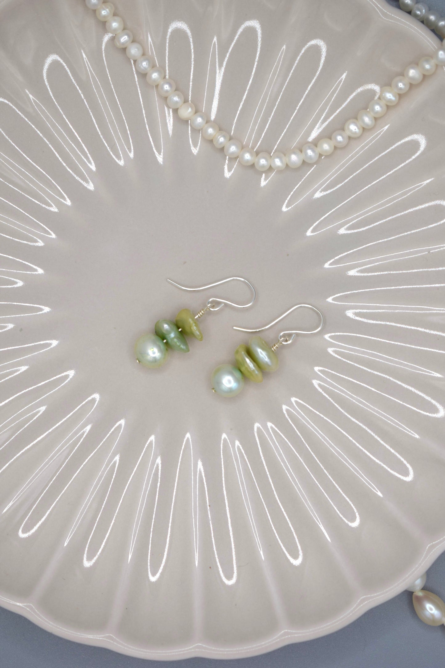 Green Harmony Pearl Earrings