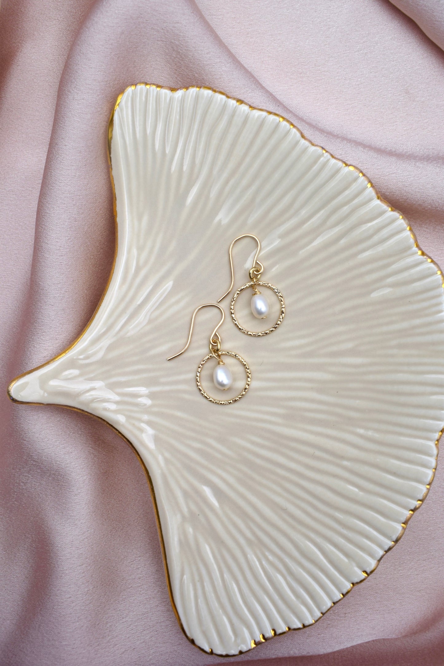 Eleanor Luminous Nugget Pearls Earrings